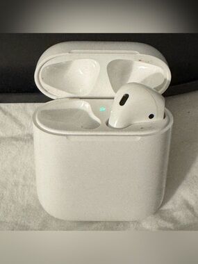 Apple AirPods 1st Gen RIGHT Earbud + 398 mAh EMC 2862 Charging Case